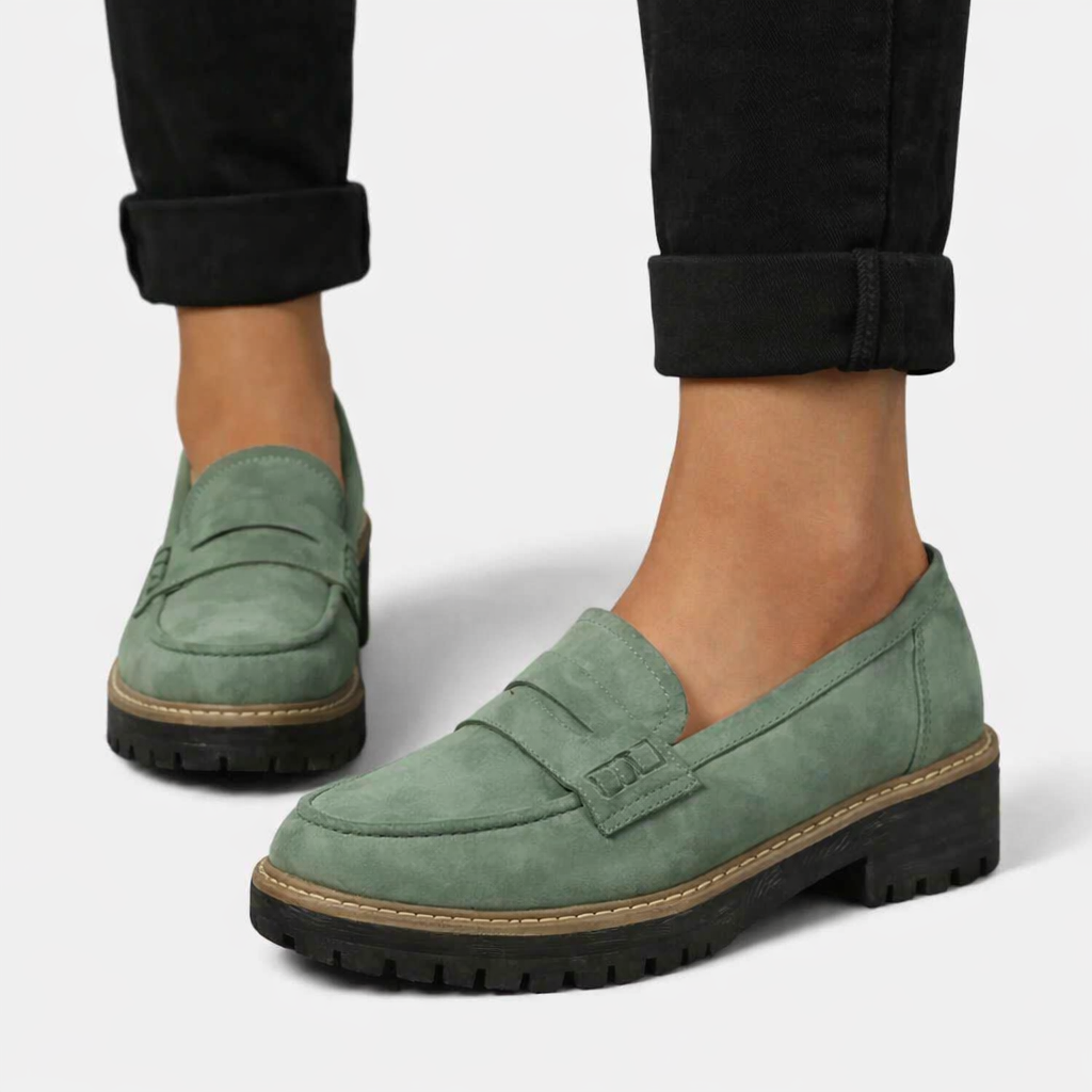 Mocassins femininos conforto salto bloco baixo acabamento camurça slip-on