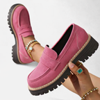 Mocassins femininos conforto salto bloco baixo acabamento camurça slip-on