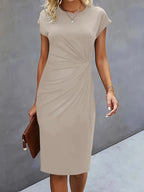 Vestido midi feminino gola redonda silhueta ajustada disponível em várias cores