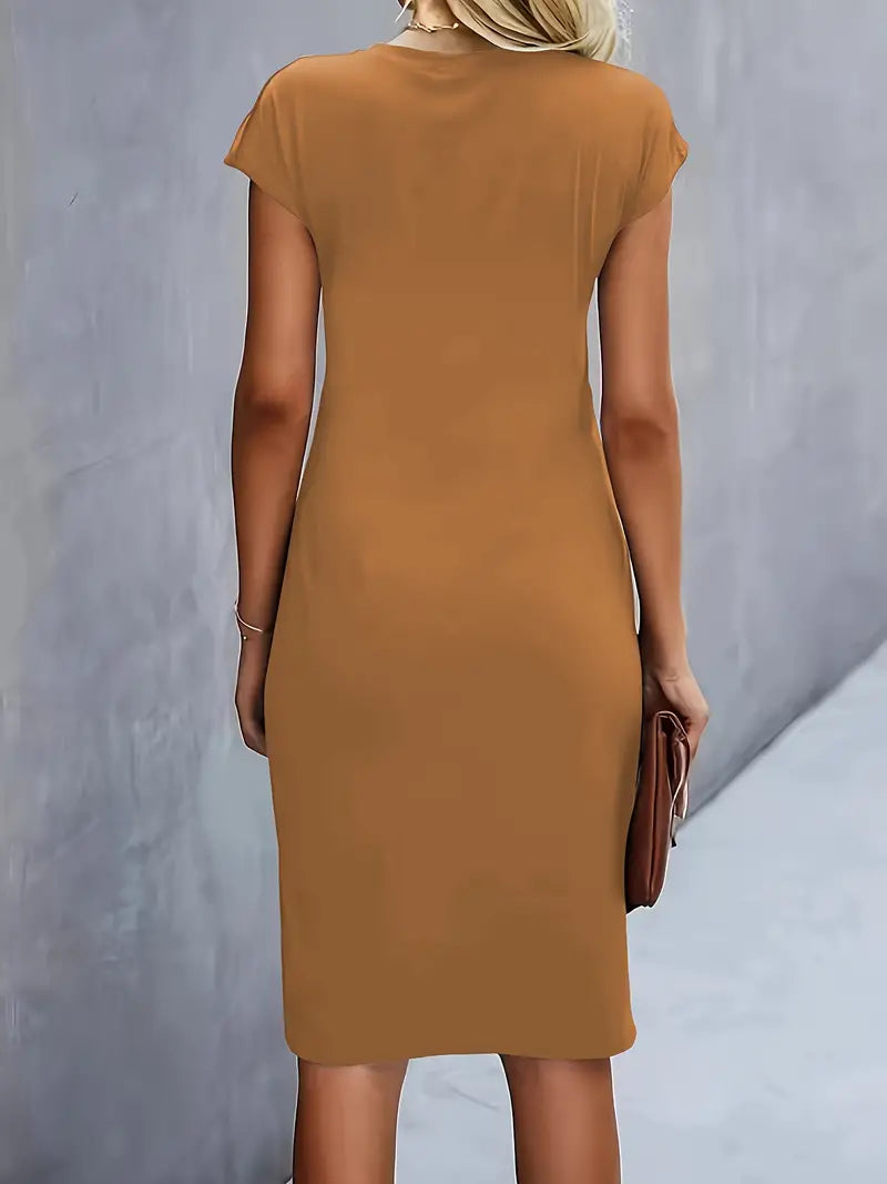 Vestido midi feminino gola redonda silhueta ajustada disponível em várias cores