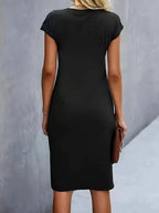 Vestido midi feminino gola redonda silhueta ajustada disponível em várias cores
