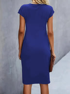 Vestido midi feminino gola redonda silhueta ajustada disponível em várias cores