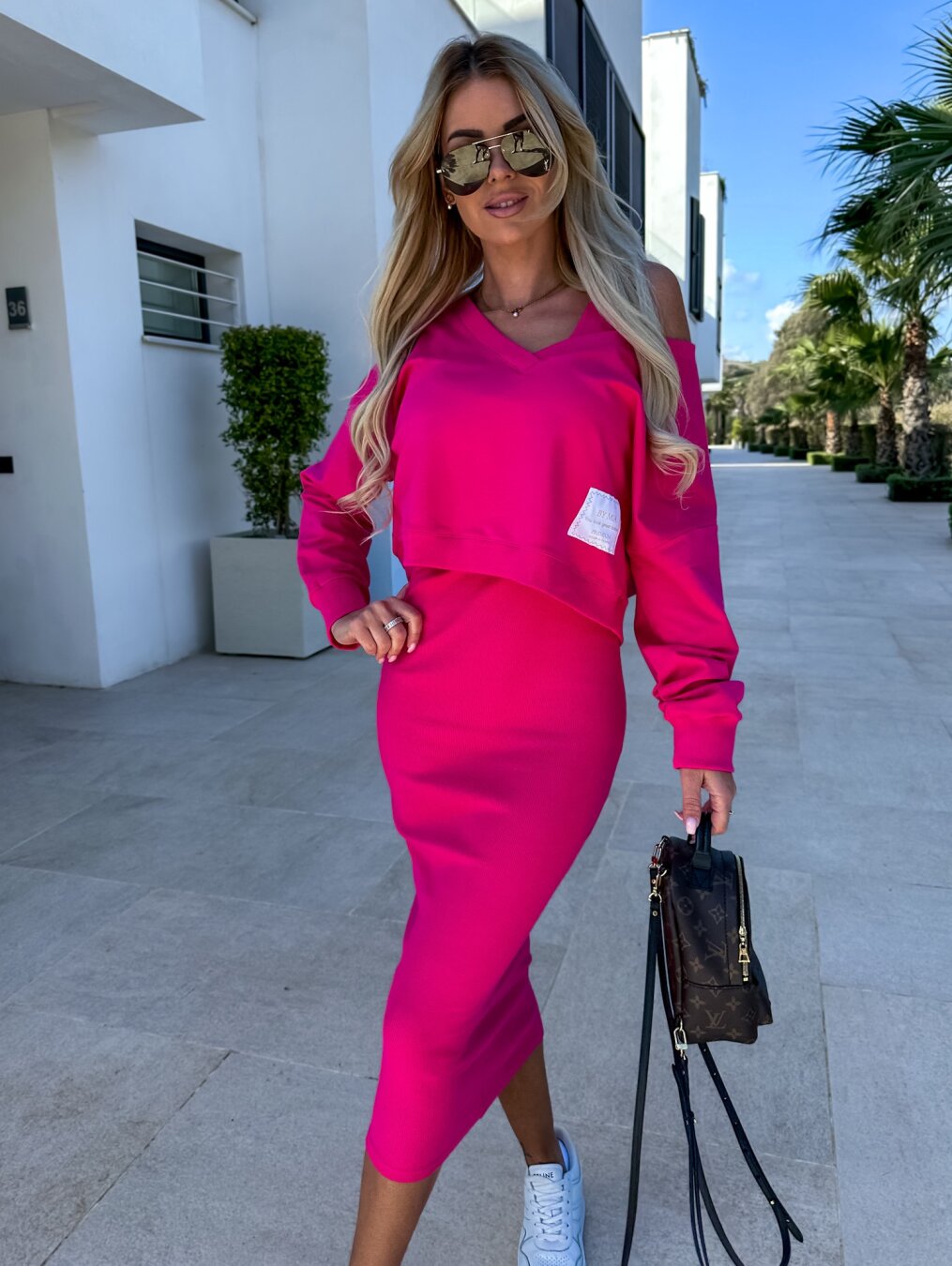 Conjunto feminino 2 peças saia midi e sweatshirt gola redonda