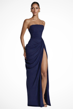 Vestido maxi feminino tomara que caia franzido com fenda lateral alta