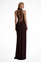 Vestido maxi halter com painel de renda sem manga para convidada de casamento