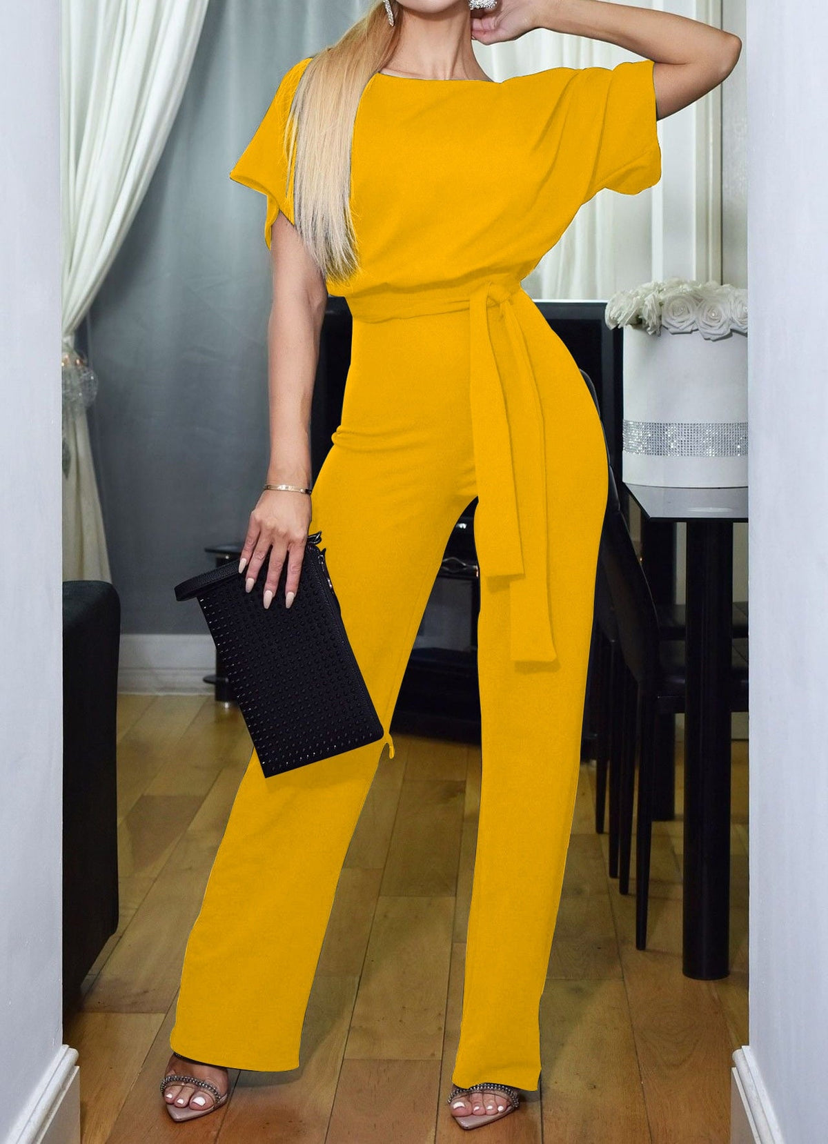 Macacão feminino elegante com cintura alta, disponível em várias cores