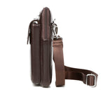 Bolsa crossbody masculina em couro com alça ajustável e fecho zipper