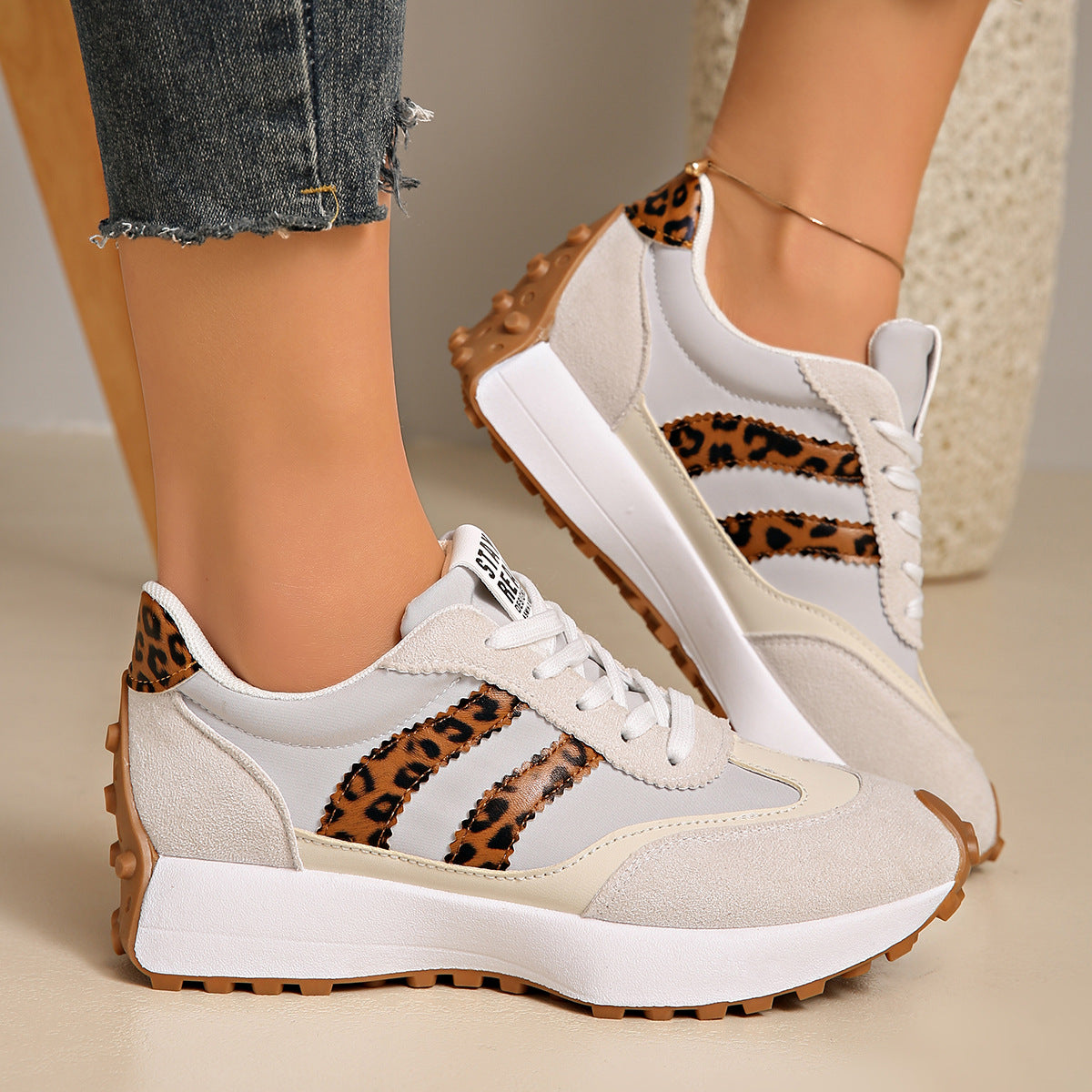 Women orthopedic trainers lightweight lace up cushioned sole flexible upper