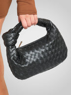 Mini bolsa eco couro trançado com alça de nó e fecho zip