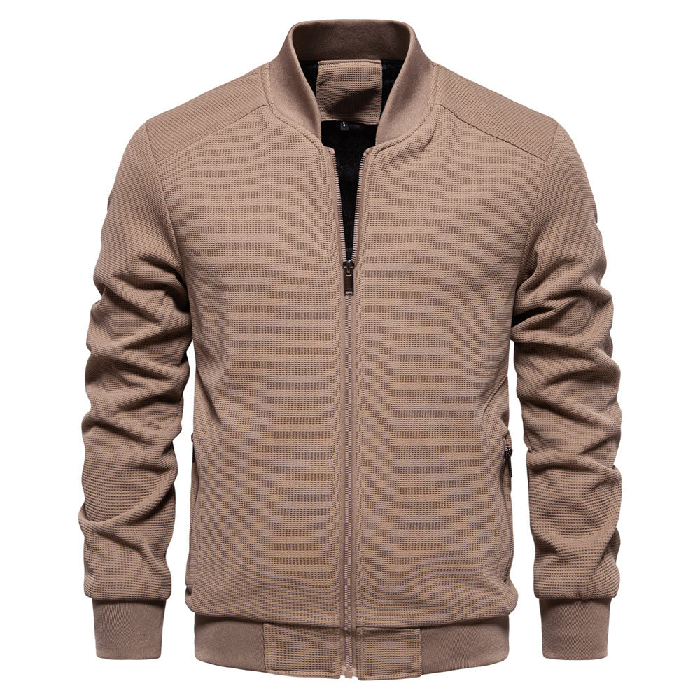 Bomber jacket masculino com fecho de correr e detalhes acolchoados nos ombros