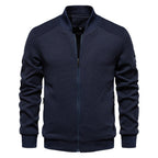 Bomber jacket masculino com fecho de correr e detalhes acolchoados nos ombros