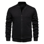 Bomber jacket masculino com fecho de correr e detalhes acolchoados nos ombros