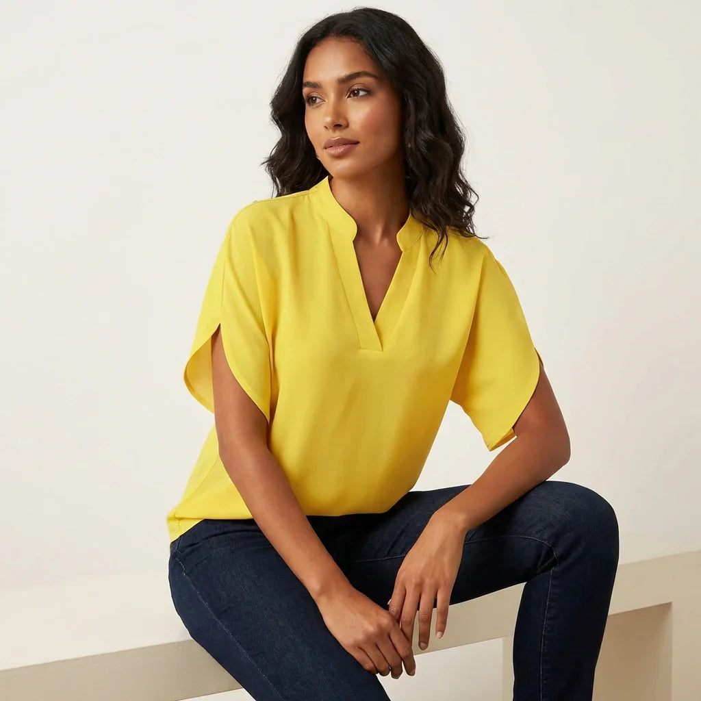 Blusa feminina decote em V manga curta caimento fluido casual