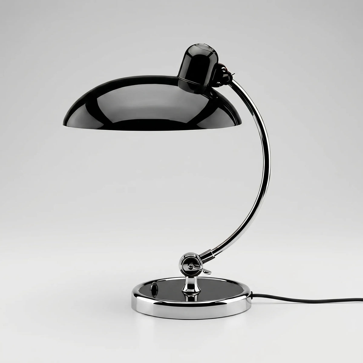 Candeeiro de mesa com braço ajustável, design retro cúpula clássica em metal resistente