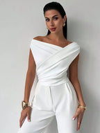 Blusa feminina drapeada nos ombros silhueta moderna elegante