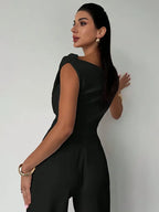 Blusa feminina drapeada nos ombros silhueta moderna elegante