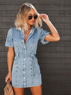 Vestido mini jeans manga curta corte ajustado mulher