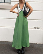Vestido maxi feminino bicolor com decote V silhueta fluida e elegante