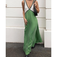 Vestido maxi feminino bicolor com decote V silhueta fluida e elegante