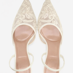 Scarpin mule feminino bordado floral bico fino salto slim