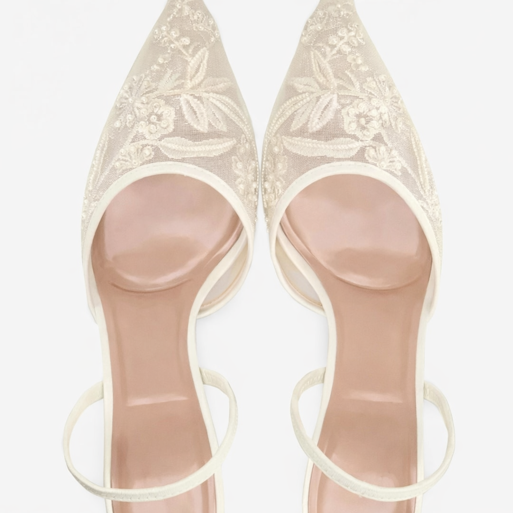 Scarpin mule feminino bordado floral bico fino salto slim