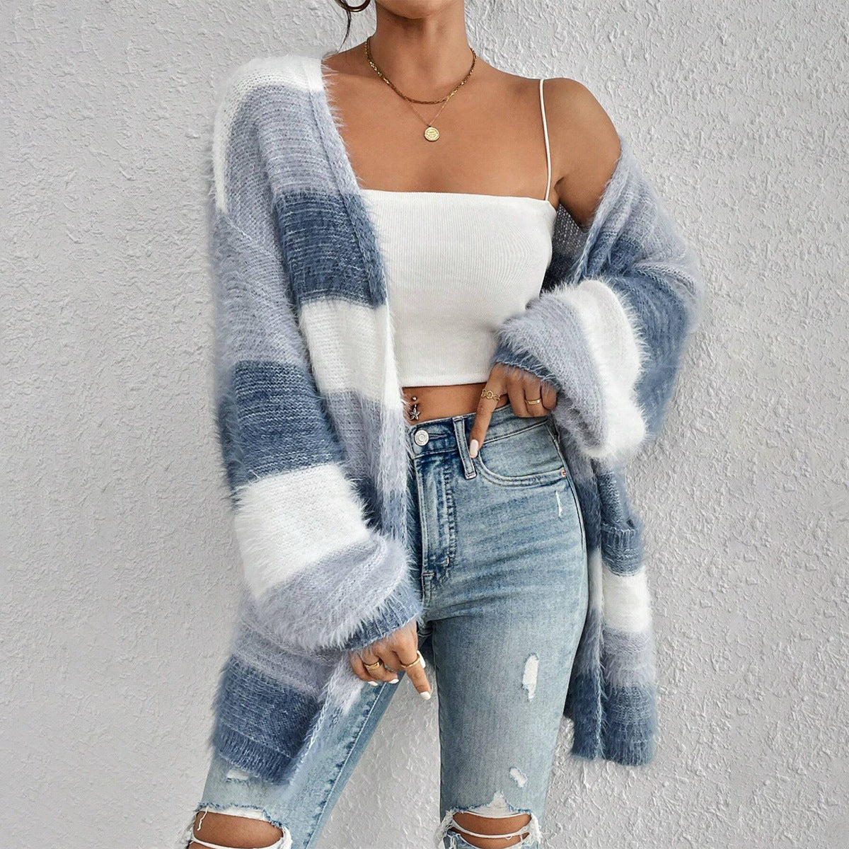 Cardigan oversized mulher listrado azul e branco manga longa frente aberta