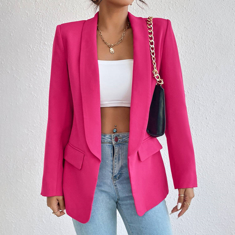 Blazer feminino estruturado elegante disponível em várias cores