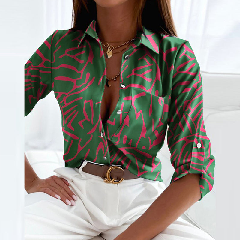 Blusa feminina cetim estampada gola solapa manga longa corte entalhado