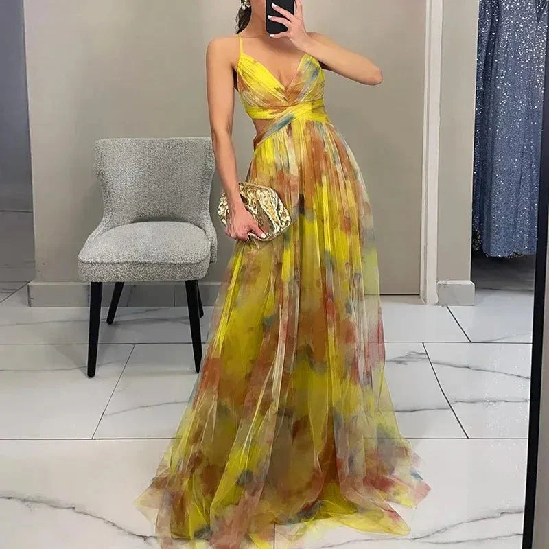 Vestido longo floral feminino com silhueta fluida e fecho ajustável