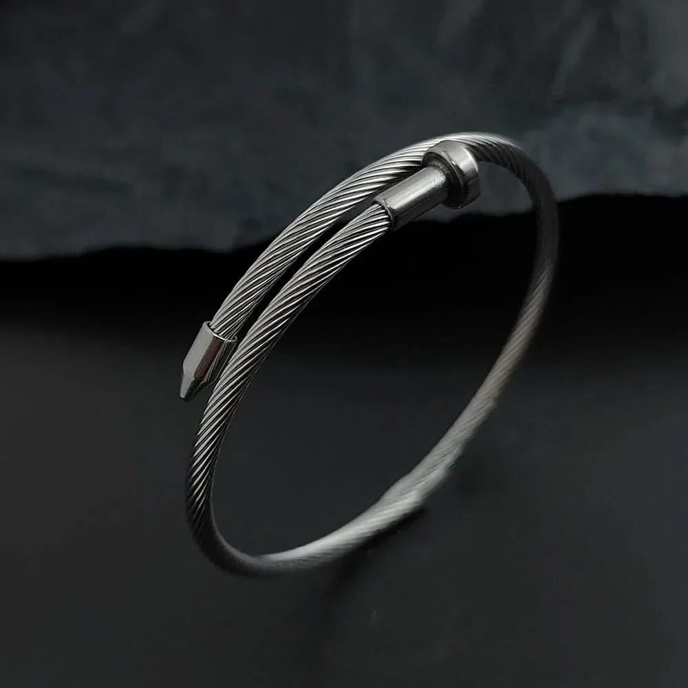 Pulseira aço inoxidável ajustável design prego acabamento polido