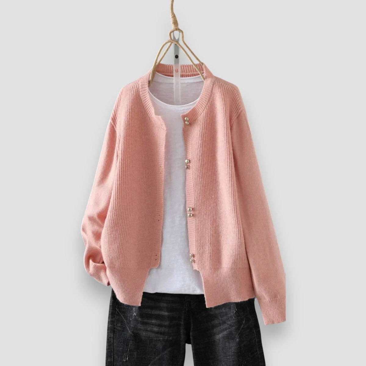 Cardigan feminino com botões caimento relaxado disponível em várias cores