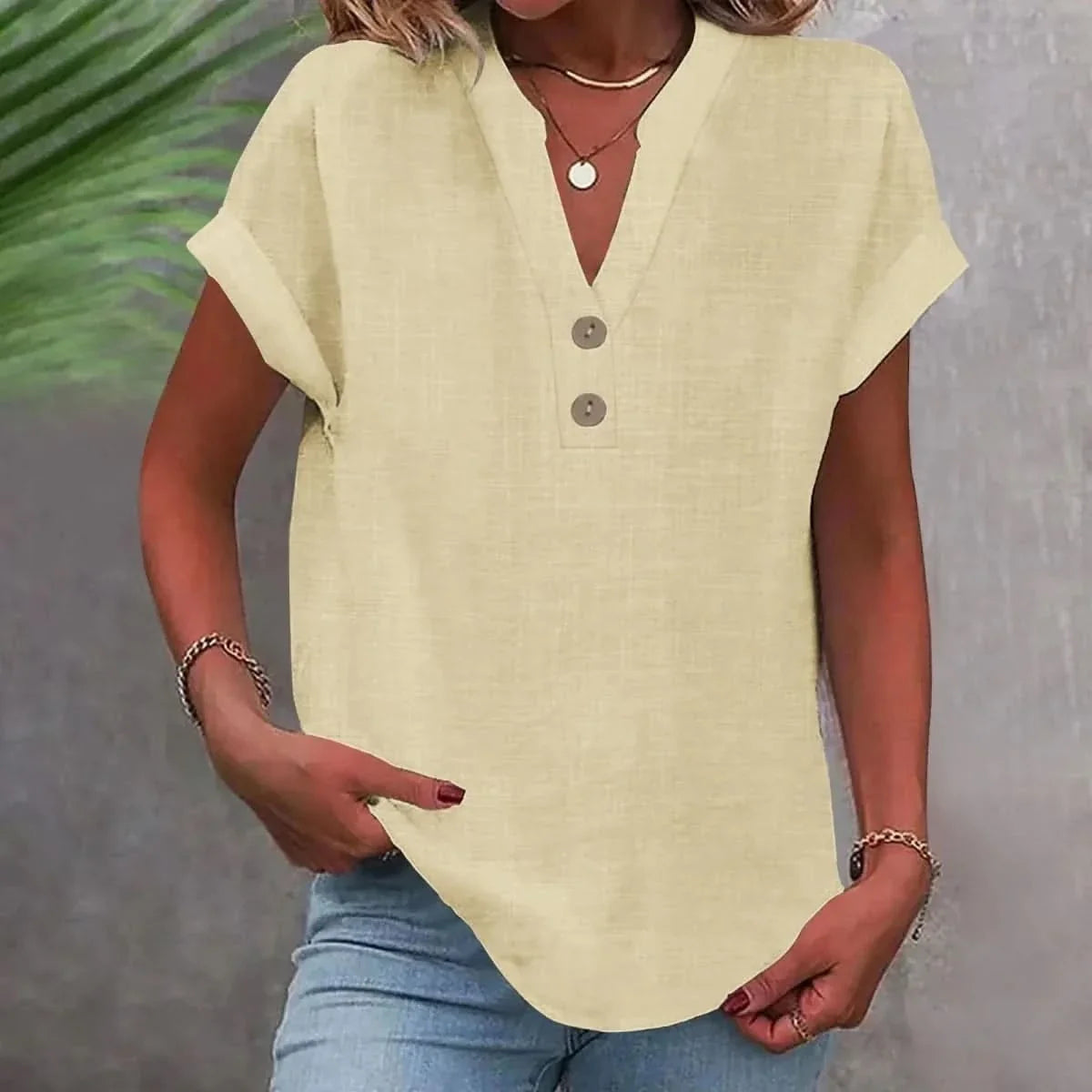 Camisa de linho feminina com decote V e botões corte solto