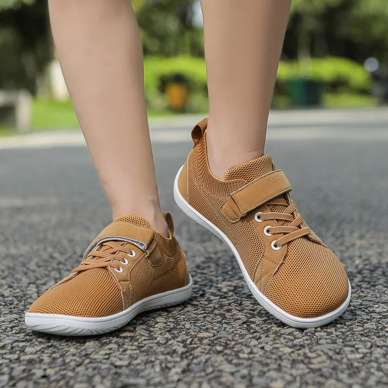 Sapatilhas barefoot infantis bico largo leves e flexíveis com fecho em velcro