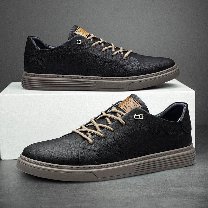Tênis masculino casual confortável com sola almofadada e design neutro