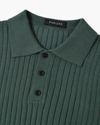 Polo masculina tricot algodão canelada com colarinho e botões manga curta