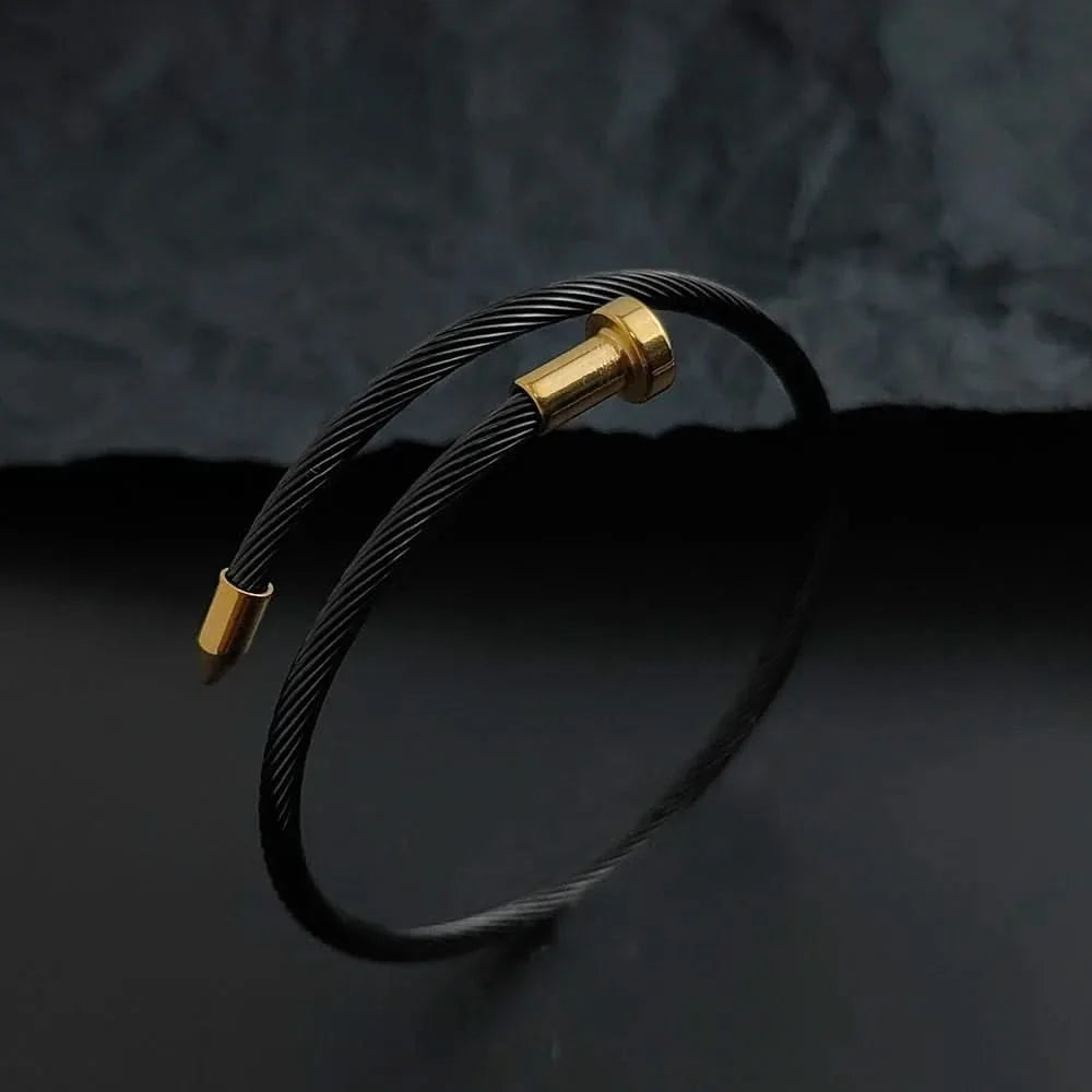 Pulseira aço inoxidável ajustável design prego acabamento polido