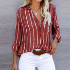 Camisa feminina algodão listrada decote V fit relaxado