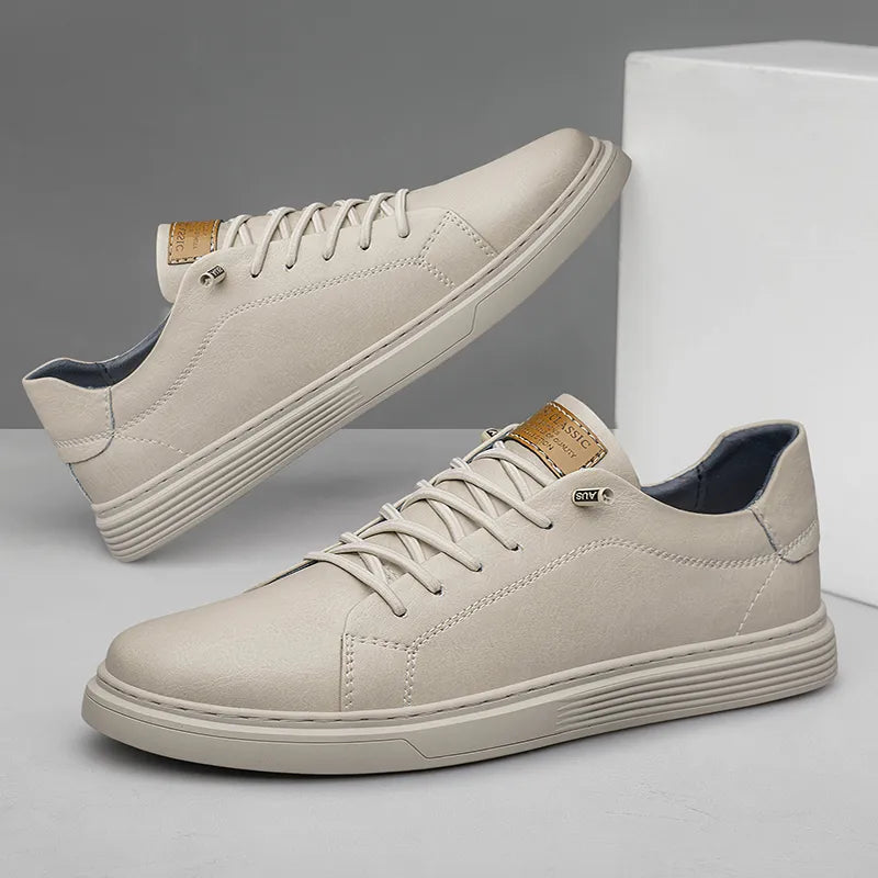 Tênis masculino casual confortável com sola almofadada e design neutro