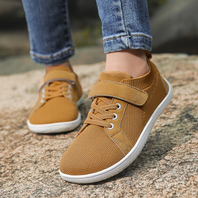 Sapatilhas barefoot infantis bico largo leves e flexíveis com fecho em velcro