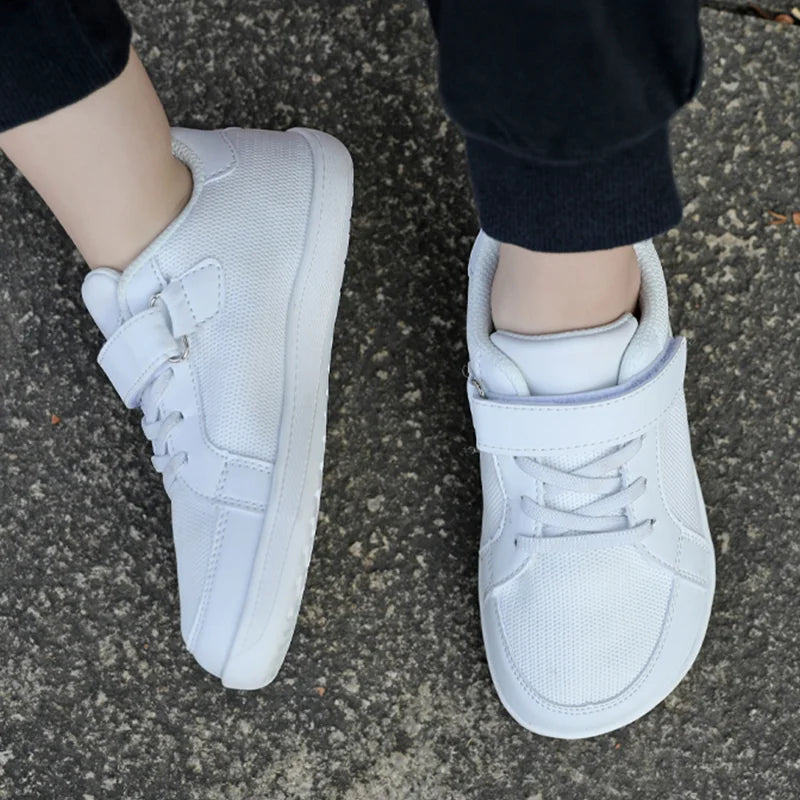 Sapatilhas barefoot infantis respiráveis e leves com velcro, bico largo e design zero-drop