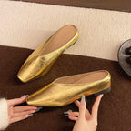 Sapatilhas rasas femininas slip-on em couro vegano liso