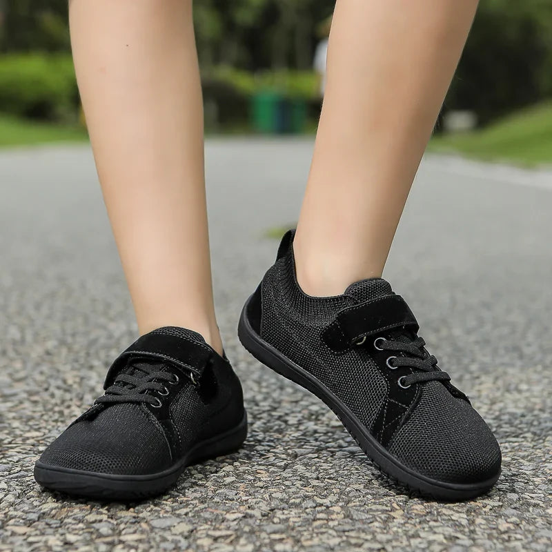 Sapatilhas barefoot infantis bico largo leves e flexíveis com fecho em velcro