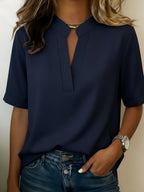 Blusa feminina gola V relaxed fit manga curta com punho