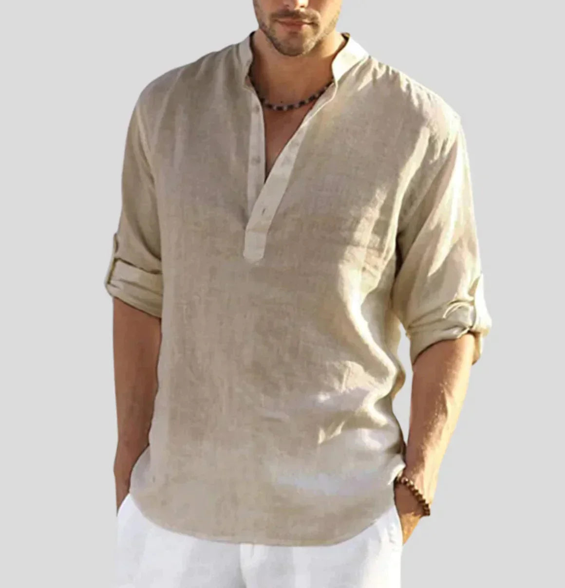 Camisa masculina manga longa com decote aberto e corte largo