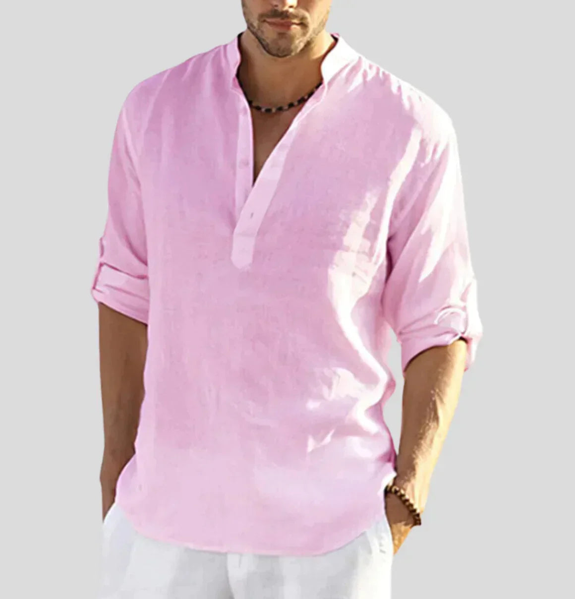 Camisa masculina manga longa com decote aberto e corte largo