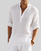 Camisa masculina manga longa com decote aberto e corte largo