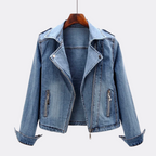 Jaqueta jeans cropped moto feminina com zíper assimétrico e cinto