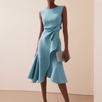 Vestido midi feminino drapeado assimétrico sem mangas silhueta evasê