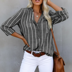 Camisa feminina algodão listrada decote V fit relaxado