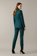 Conjunto feminino blazer e calça reta com botão, visual elegante e estruturado